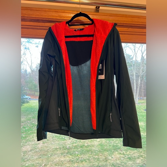 Apparel Outdoor Research Men's Deviator Hooded Vest Outdoor